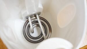 How to Clean a Cast Iron Kettle 2 Img