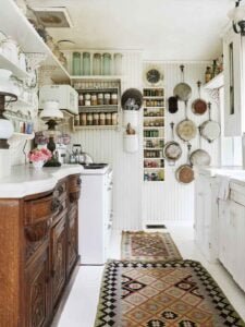 Chic eclectic kitchen Img